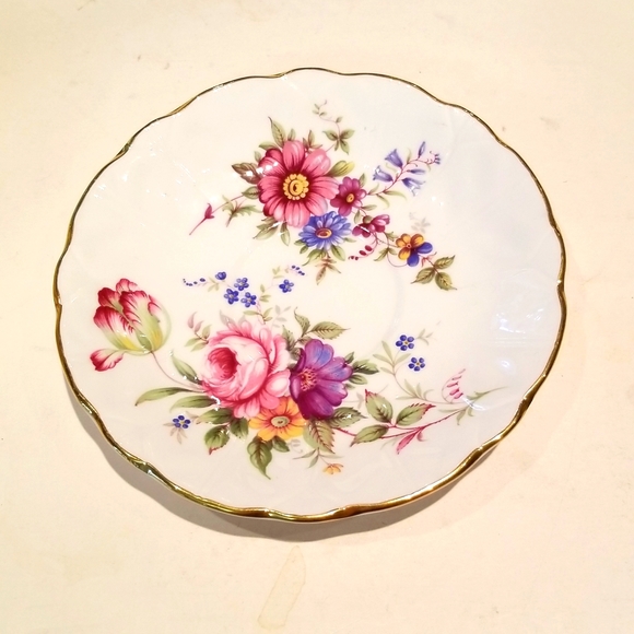 Aynshey  bone china VINTAGE TEA CUP AND SAUCE - Picture 3 of 14